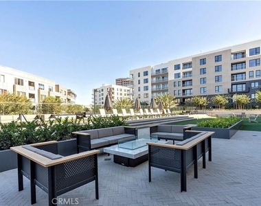 2409 Rivington - Photo Thumbnail 44