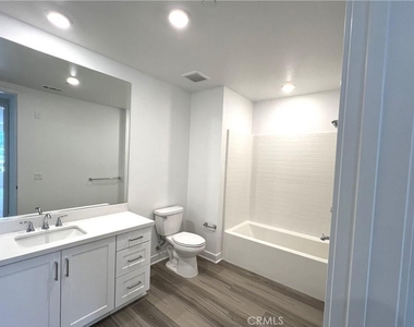 2409 Rivington - Photo Thumbnail 12