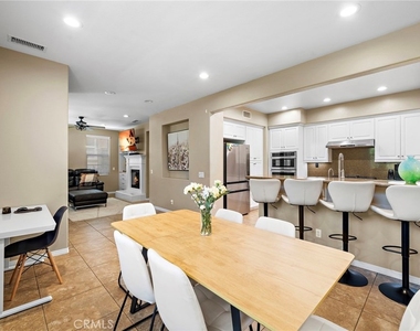 221 Landmark - Photo Thumbnail 12