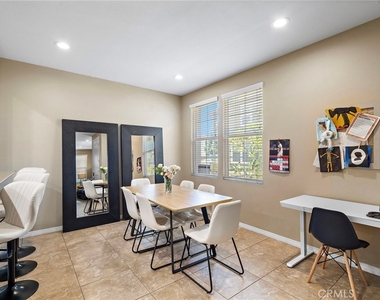 221 Landmark - Photo Thumbnail 9
