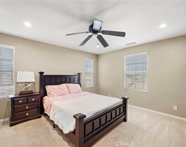 221 Landmark - Photo Thumbnail 31