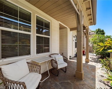 221 Landmark - Photo Thumbnail 4