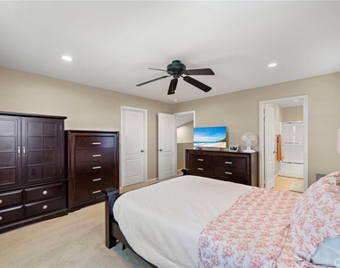 221 Landmark - Photo Thumbnail 32