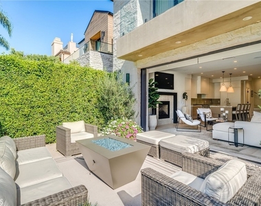 428 Fernleaf Avenue - Photo Thumbnail 2
