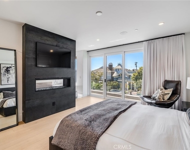 428 Fernleaf Avenue - Photo Thumbnail 16