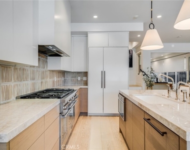 428 Fernleaf Avenue - Photo Thumbnail 7