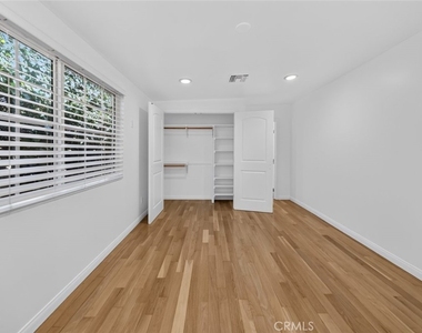 7502 Farmdale Avenue - Photo Thumbnail 16