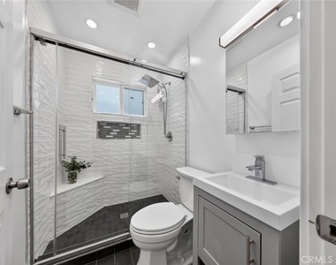 7502 Farmdale Avenue - Photo Thumbnail 21