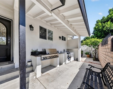 7502 Farmdale Avenue - Photo Thumbnail 26