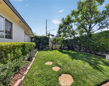 7502 Farmdale Avenue - Photo Thumbnail 29