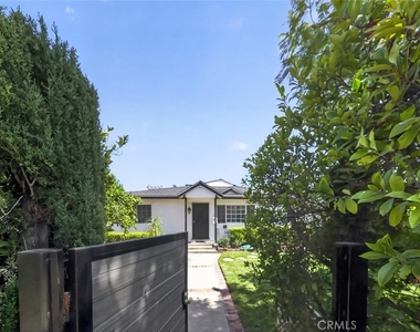 7502 Farmdale Avenue - Photo Thumbnail 3
