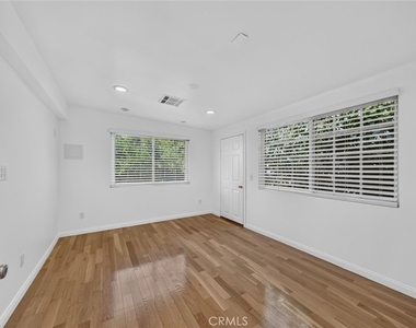 7502 Farmdale Avenue - Photo Thumbnail 14