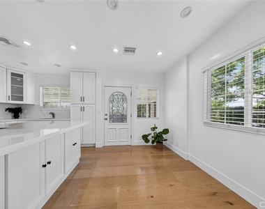 7502 Farmdale Avenue - Photo Thumbnail 24