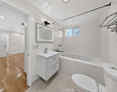 7502 Farmdale Avenue - Photo Thumbnail 18