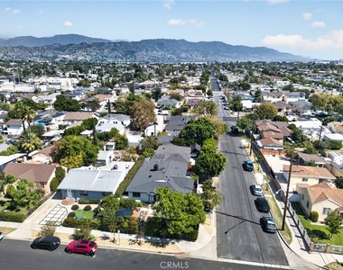 7502 Farmdale Avenue - Photo Thumbnail 31