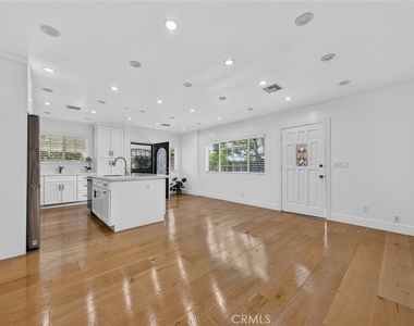 7502 Farmdale Avenue - Photo Thumbnail 5