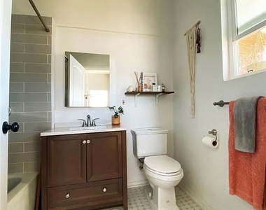1441 Pleasant - Photo Thumbnail 6