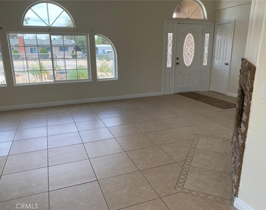 15921 Pine St. - Photo Thumbnail 4