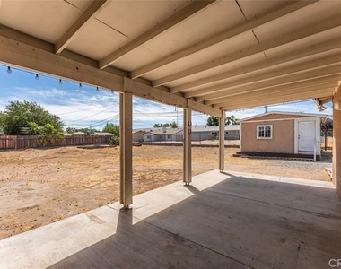 15921 Pine St. - Photo Thumbnail 12