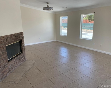 15921 Pine St. - Photo Thumbnail 7