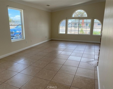 15921 Pine St. - Photo Thumbnail 2