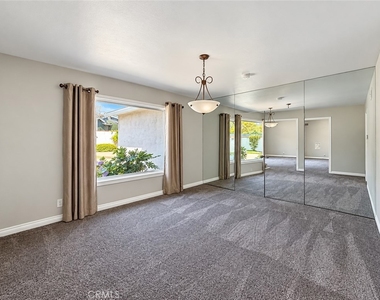 719 E Bennett Avenue - Photo Thumbnail 7