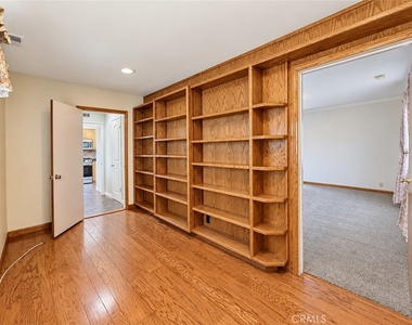 719 E Bennett Avenue - Photo Thumbnail 11