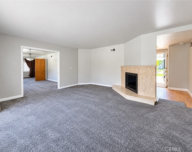 719 E Bennett Avenue - Photo Thumbnail 5