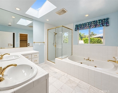 719 E Bennett Avenue - Photo Thumbnail 16