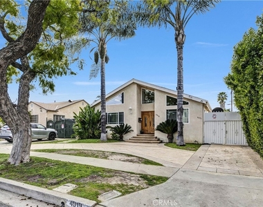 4919 Newcastle Avenue - Photo Thumbnail 1