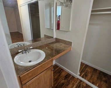 1333 N Camino Alto - Photo Thumbnail 7