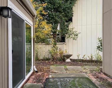 343 Flaming Oak Dr - Photo Thumbnail 10