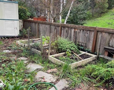 343 Flaming Oak Dr - Photo Thumbnail 18