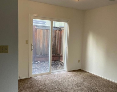 343 Flaming Oak Dr - Photo Thumbnail 9