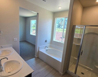 4140 Markovich Ct - Photo Thumbnail 12