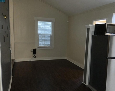 1720 Sonoma - Photo Thumbnail 10