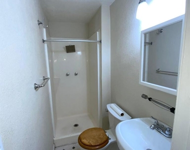 1720 Sonoma - Photo Thumbnail 6