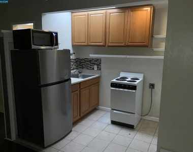 1720 Sonoma - Photo Thumbnail 11
