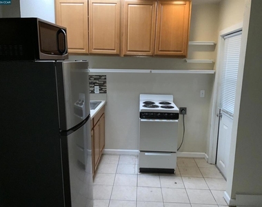 1720 Sonoma - Photo Thumbnail 13