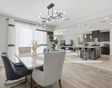 813 Stickney Way - Photo Thumbnail 7