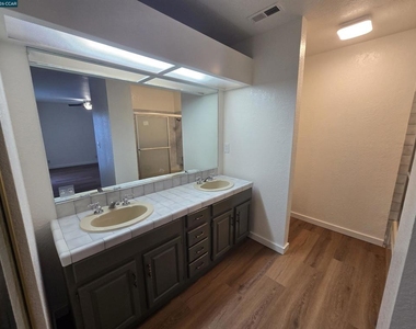 21 Dove Ln - Photo Thumbnail 11