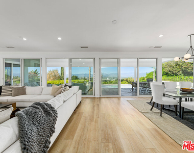 16053 Sabana Lane - Photo Thumbnail 8