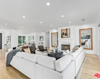 16053 Sabana Lane - Photo Thumbnail 10