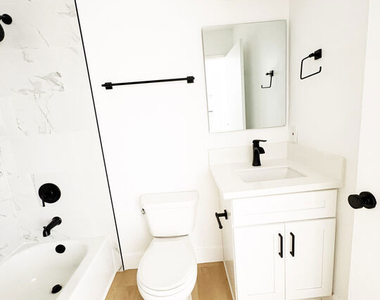 5440 Carlton Way - Photo Thumbnail 11