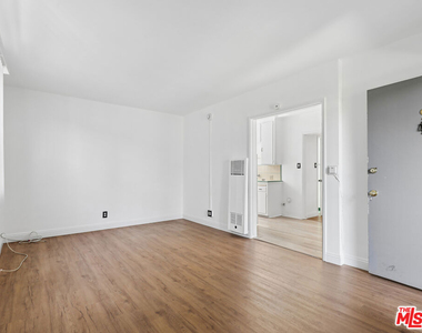 4010 Los Feliz Boulevard - Photo Thumbnail 1