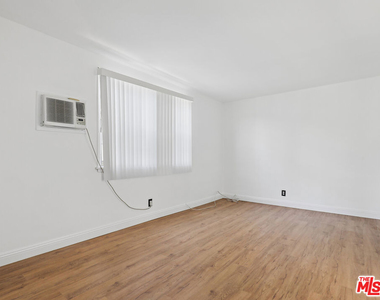4010 Los Feliz Boulevard - Photo Thumbnail 4