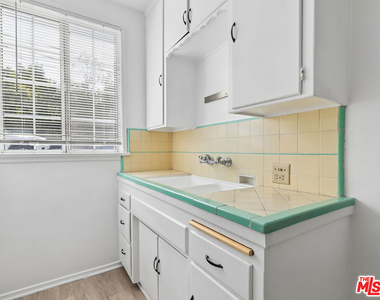 4010 Los Feliz Boulevard - Photo Thumbnail 7