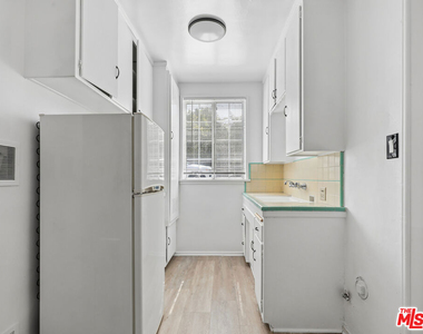 4010 Los Feliz Boulevard - Photo Thumbnail 6