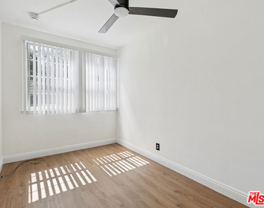 4010 Los Feliz Boulevard - Photo Thumbnail 11