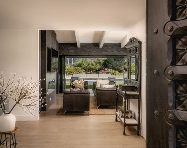 344 Arno Way - Photo Thumbnail 4